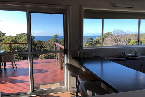 BAY OF FIRES SEACHANGE Ocean Frontage - Surfers Paradise Gold Coast 3