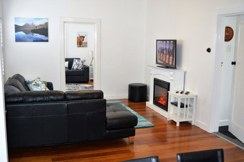 Lyttleton Cottage - Surfers Paradise Gold Coast 9