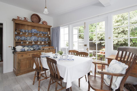 White Dove Cottage Bed And Breakfast - Surfers Paradise Gold Coast 5