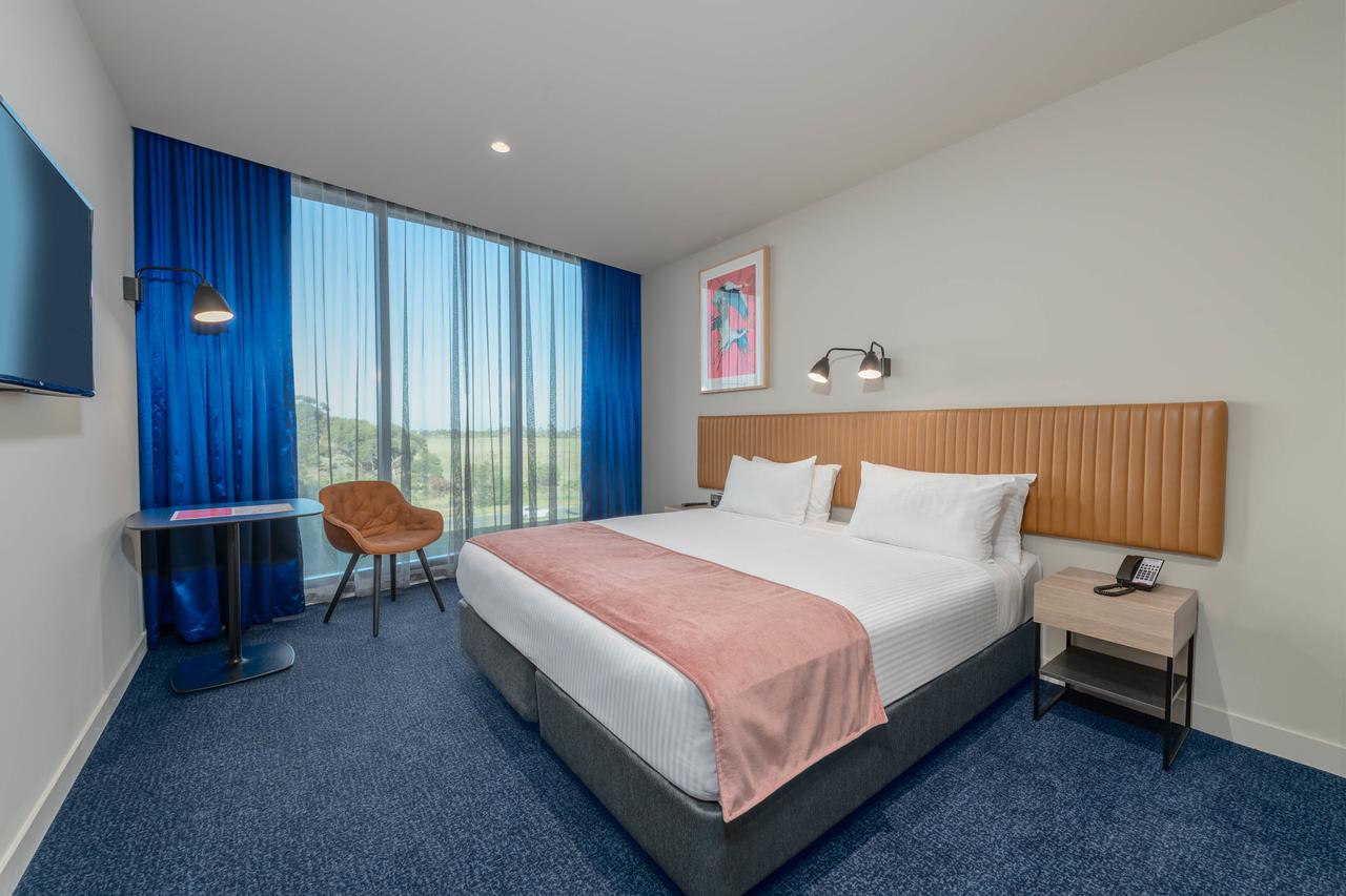  Surfers Paradise Gold Coast