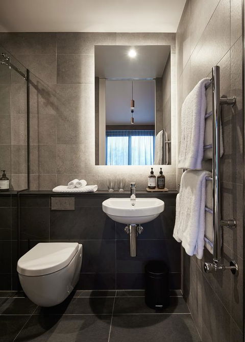 Astra Falls Creek - Surfers Paradise Gold Coast 24