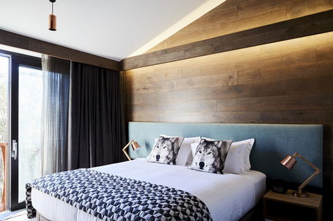 Astra Falls Creek - Surfers Paradise Gold Coast 1