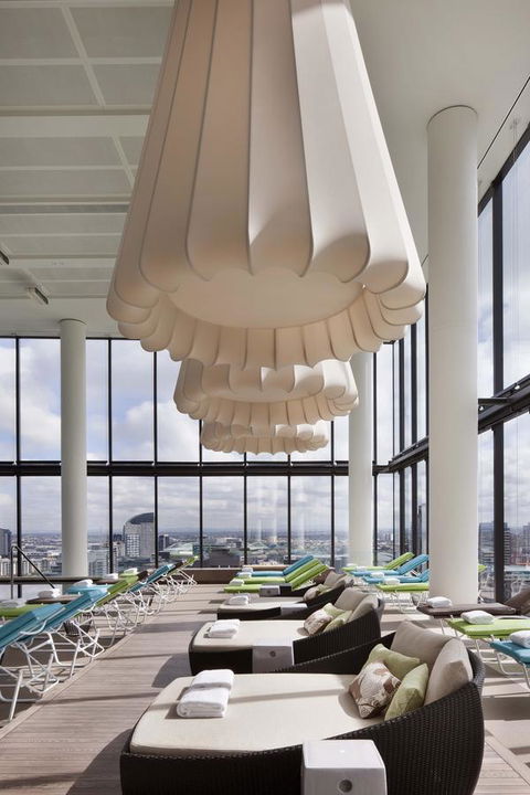 Crown Metropol Melbourne - Surfers Paradise Gold Coast 15
