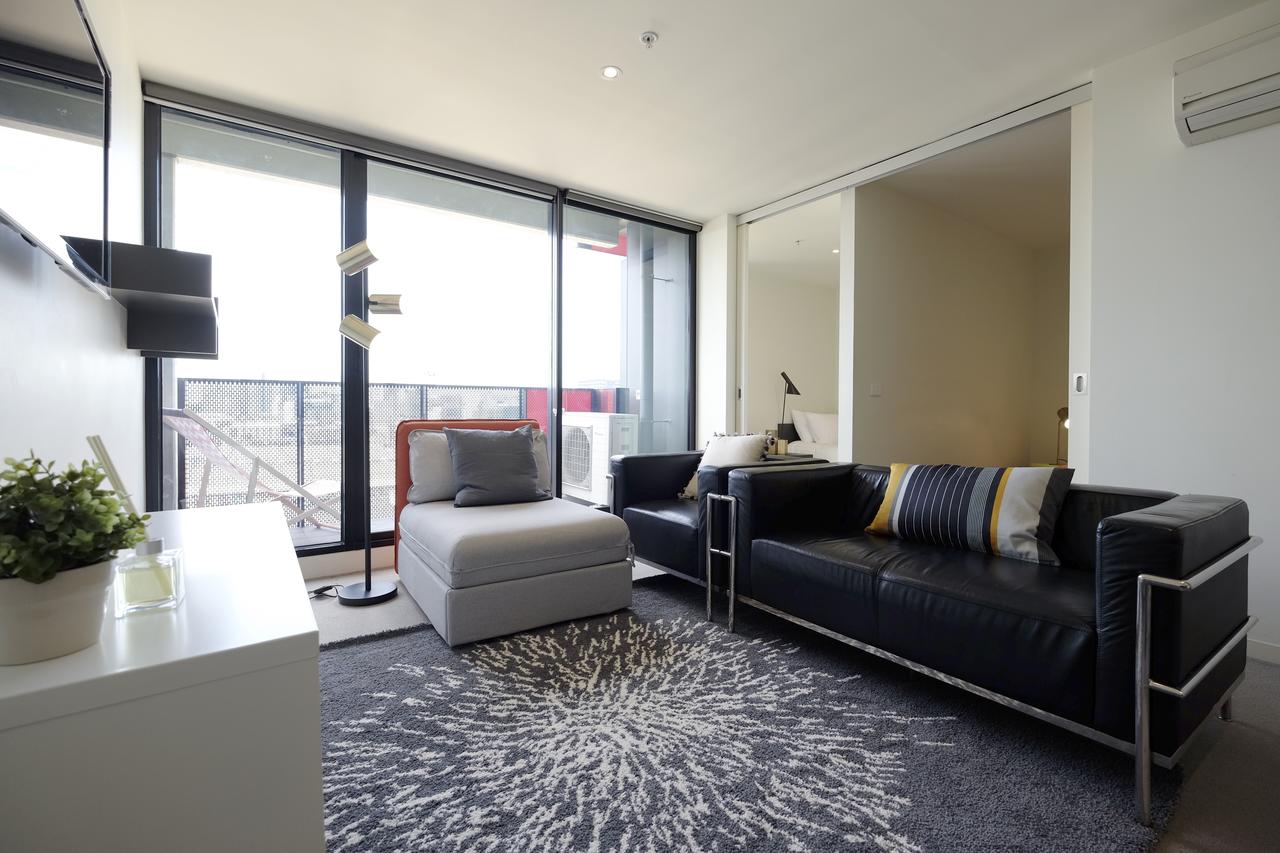 Melbourne VIC Surfers Paradise Gold Coast