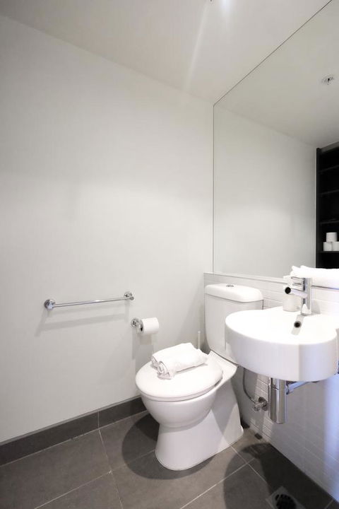 Mono Apartments On Franklin Street - Surfers Paradise Gold Coast 11