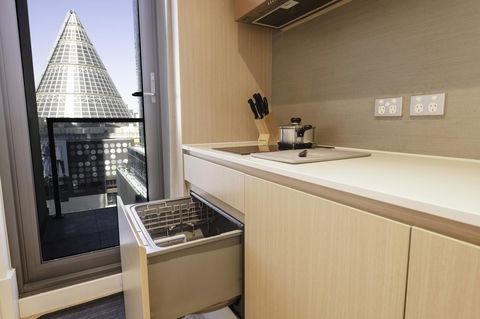 Brady Hotels Central Melbourne - Surfers Paradise Gold Coast 9
