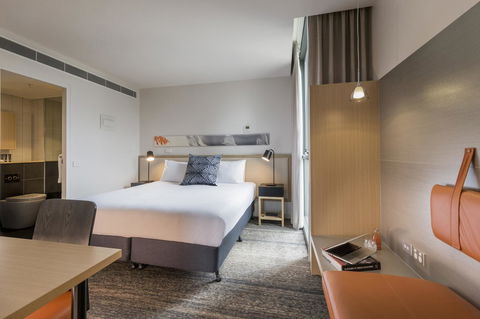 Brady Hotels Central Melbourne - Surfers Paradise Gold Coast 7