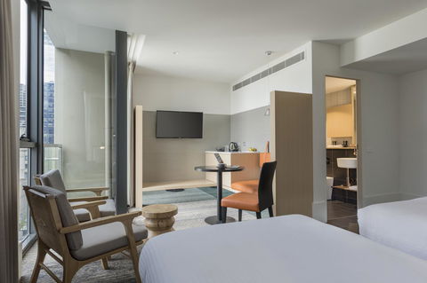 Brady Hotels Central Melbourne - Surfers Paradise Gold Coast 2