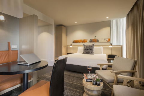 Brady Hotels Central Melbourne - Surfers Paradise Gold Coast 3