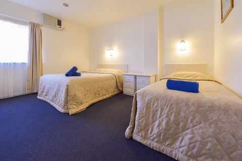 Heyfield Motel And Apartments - Surfers Paradise Gold Coast 11