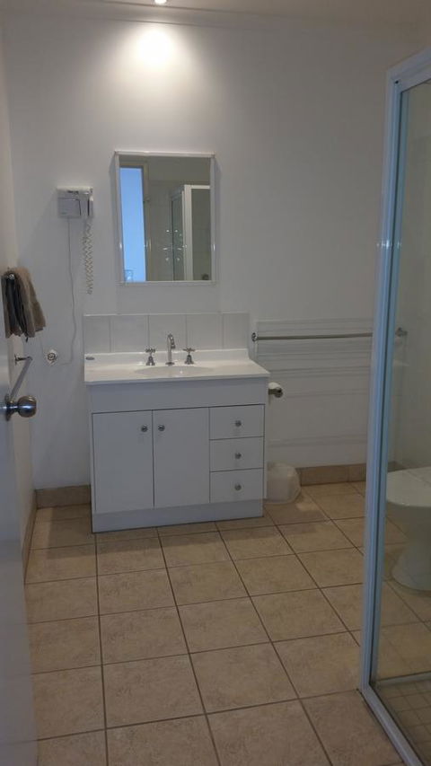 Heyfield Motel And Apartments - Surfers Paradise Gold Coast 39