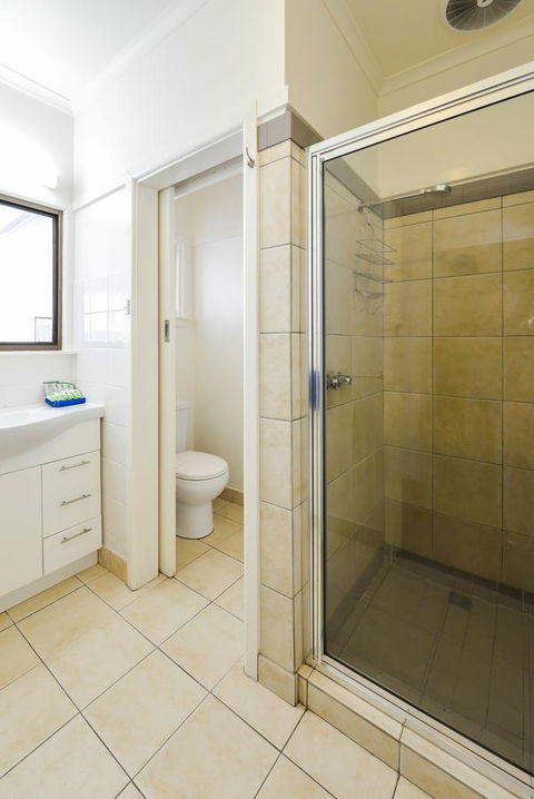 Heyfield Motel And Apartments - Surfers Paradise Gold Coast 10