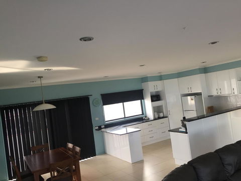 Heyfield Motel And Apartments - Surfers Paradise Gold Coast 44
