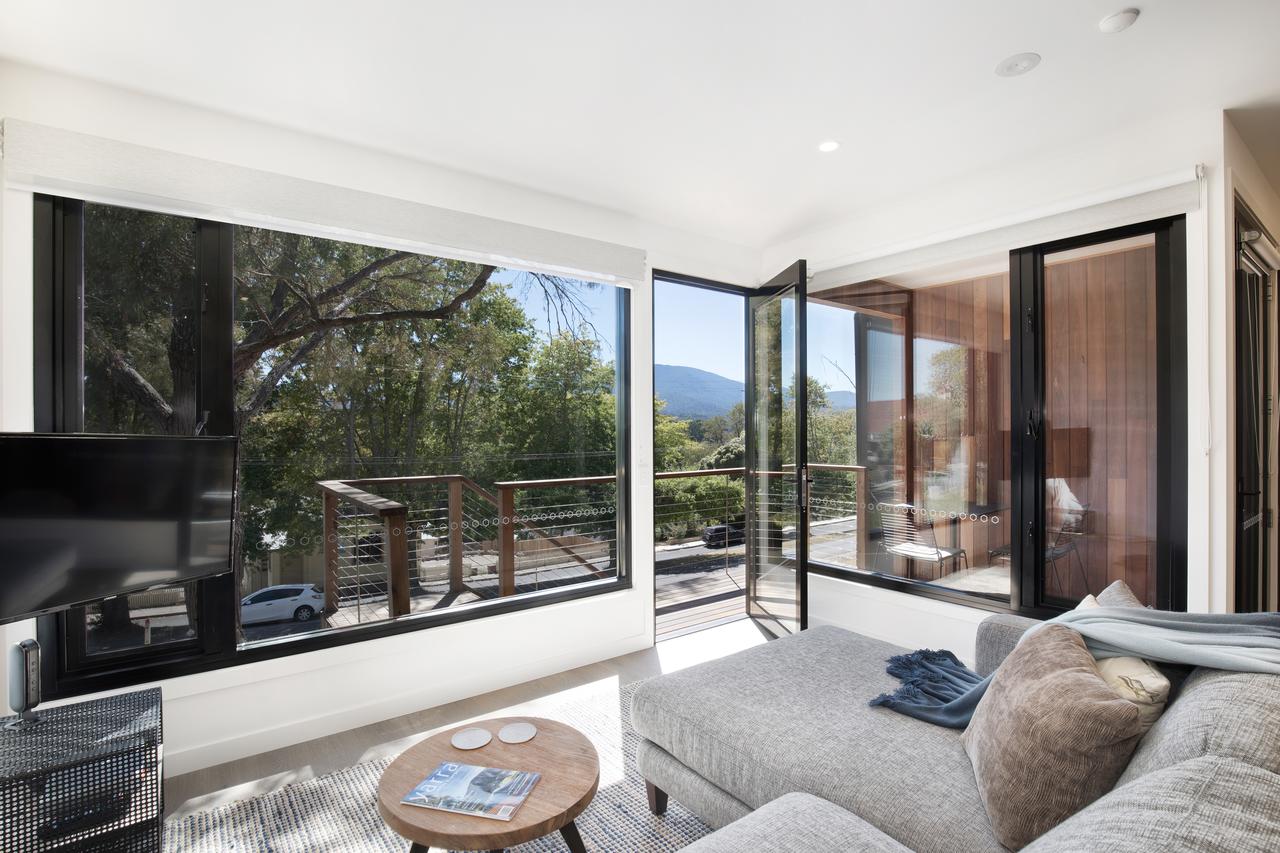 Healesville VIC Surfers Paradise Gold Coast