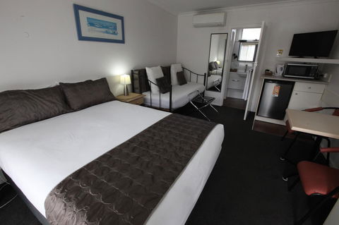 Mornington Motel - Surfers Paradise Gold Coast 1