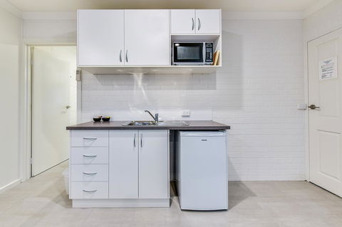 Allambi Holiday Apartments - Surfers Paradise Gold Coast 34