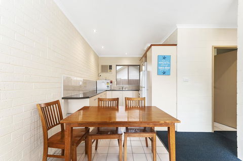 Allambi Holiday Apartments - Surfers Paradise Gold Coast 1