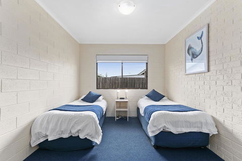 Allambi Holiday Apartments - Surfers Paradise Gold Coast 6