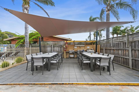 Allambi Holiday Apartments - Surfers Paradise Gold Coast 10