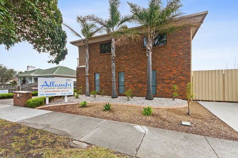Allambi Holiday Apartments - Surfers Paradise Gold Coast 5