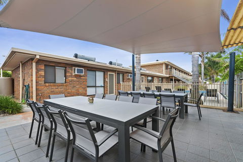 Allambi Holiday Apartments - Surfers Paradise Gold Coast 7