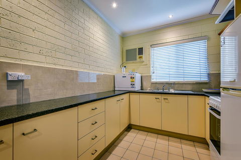 Allambi Holiday Apartments - Surfers Paradise Gold Coast 41