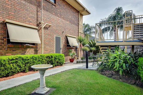 Allambi Holiday Apartments - Surfers Paradise Gold Coast 39