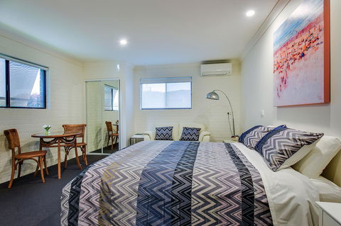 Allambi Holiday Apartments - Surfers Paradise Gold Coast 33