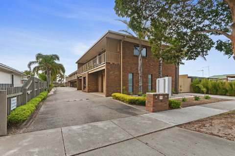 Allambi Holiday Apartments - Surfers Paradise Gold Coast 8
