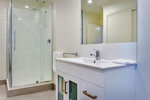 Allambi Holiday Apartments - Surfers Paradise Gold Coast 36