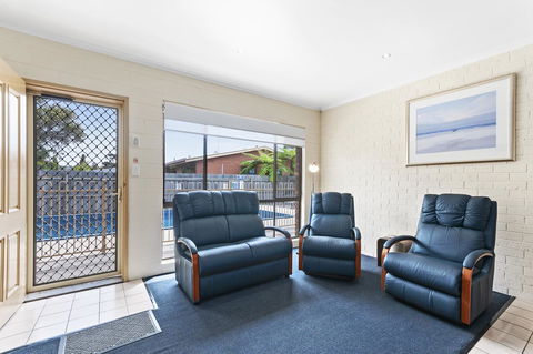 Allambi Holiday Apartments - Surfers Paradise Gold Coast 13