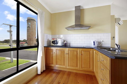 Clifftop Apartments Portland Vic - Surfers Paradise Gold Coast 10