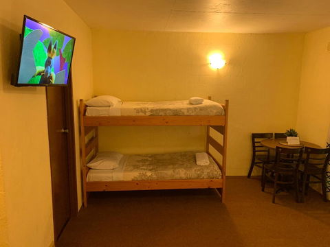 Mountain Creek Motel Bar & Restaurant - Surfers Paradise Gold Coast 5