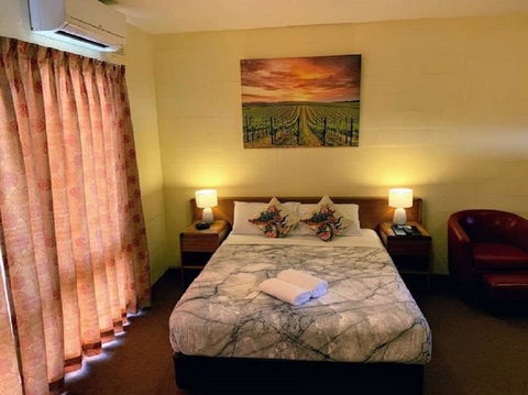 Mountain Creek Motel Bar & Restaurant - Surfers Paradise Gold Coast 26