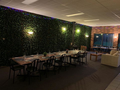 Mountain Creek Motel Bar & Restaurant - Surfers Paradise Gold Coast 13
