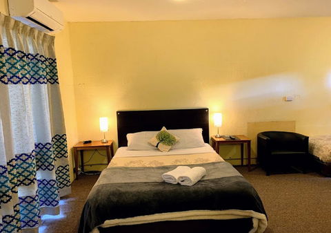 Mountain Creek Motel Bar & Restaurant - Surfers Paradise Gold Coast 3