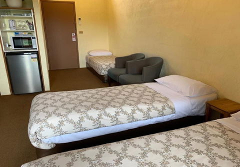 Mountain Creek Motel Bar & Restaurant - Surfers Paradise Gold Coast 30