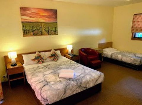 Mountain Creek Motel Bar & Restaurant - Surfers Paradise Gold Coast 27