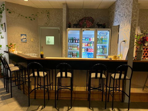 Mountain Creek Motel Bar & Restaurant - Surfers Paradise Gold Coast 10