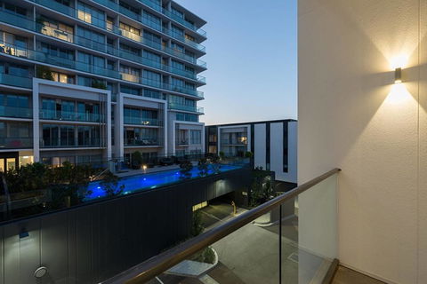 Doncaster Private Collection 2 Bed Townhouse@Pearl - Surfers Paradise Gold Coast 10