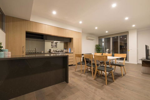 Doncaster Private Collection 2 Bed Townhouse@Pearl - Surfers Paradise Gold Coast 2
