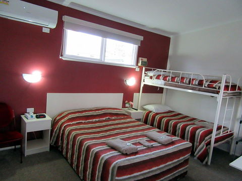 The Highlander Motel - 24HR Check In - Surfers Paradise Gold Coast 16