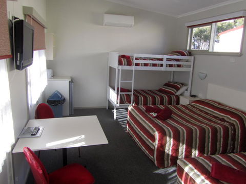 The Highlander Motel - 24HR Check In - Surfers Paradise Gold Coast 22