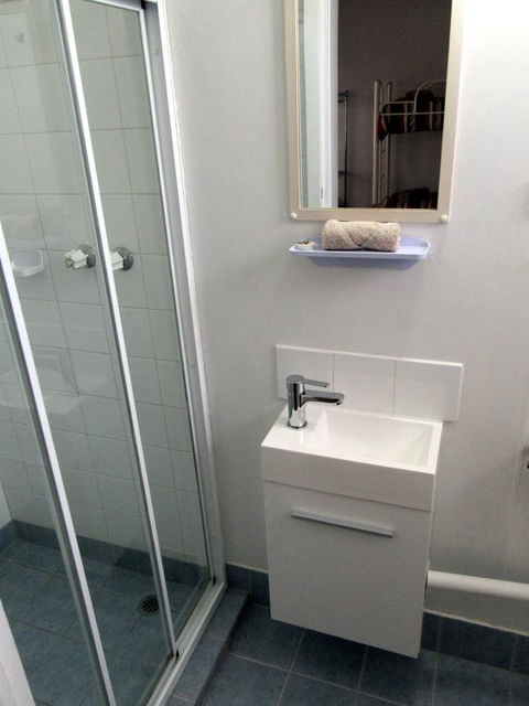 The Highlander Motel - 24HR Check In - Surfers Paradise Gold Coast 19