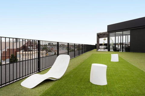 Modern Apartment In The Heart Of St Kilda - Surfers Paradise Gold Coast 18
