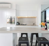 Modern Apartment in the heart of St Kilda - Surfers Paradise Gold Coast