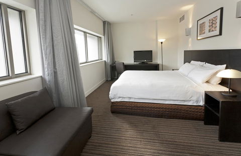 Causeway 353 Hotel - Surfers Paradise Gold Coast 25
