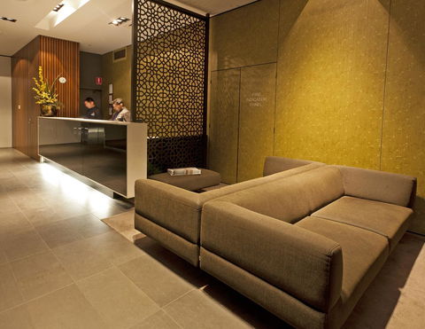 Causeway 353 Hotel - Surfers Paradise Gold Coast 13