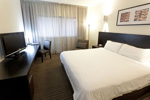 Causeway 353 Hotel - Surfers Paradise Gold Coast 5