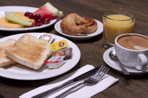 Causeway 353 Hotel - Surfers Paradise Gold Coast 19